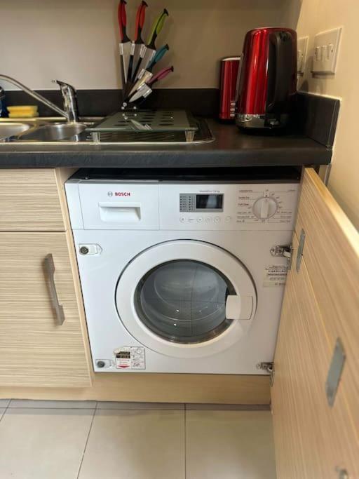 Cute Apartment Next To Colindale Station Edgware Ngoại thất bức ảnh