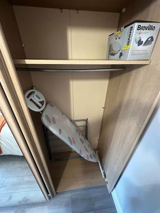 Cute Apartment Next To Colindale Station Edgware Ngoại thất bức ảnh