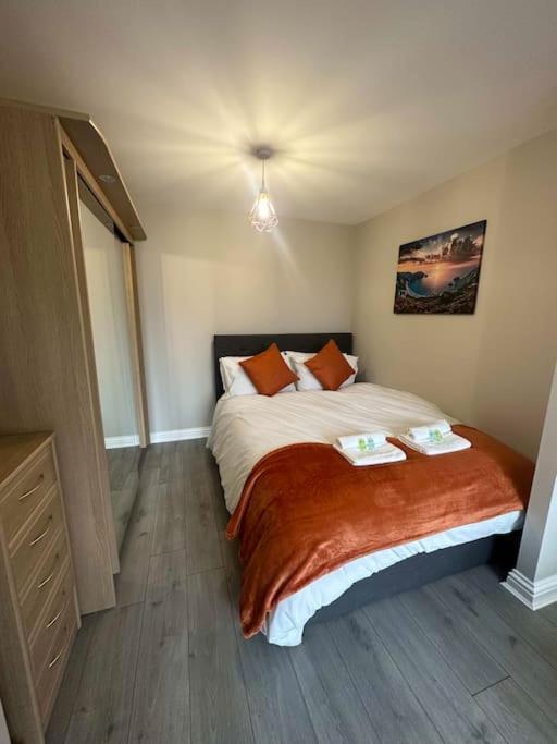 Cute Apartment Next To Colindale Station Edgware Ngoại thất bức ảnh