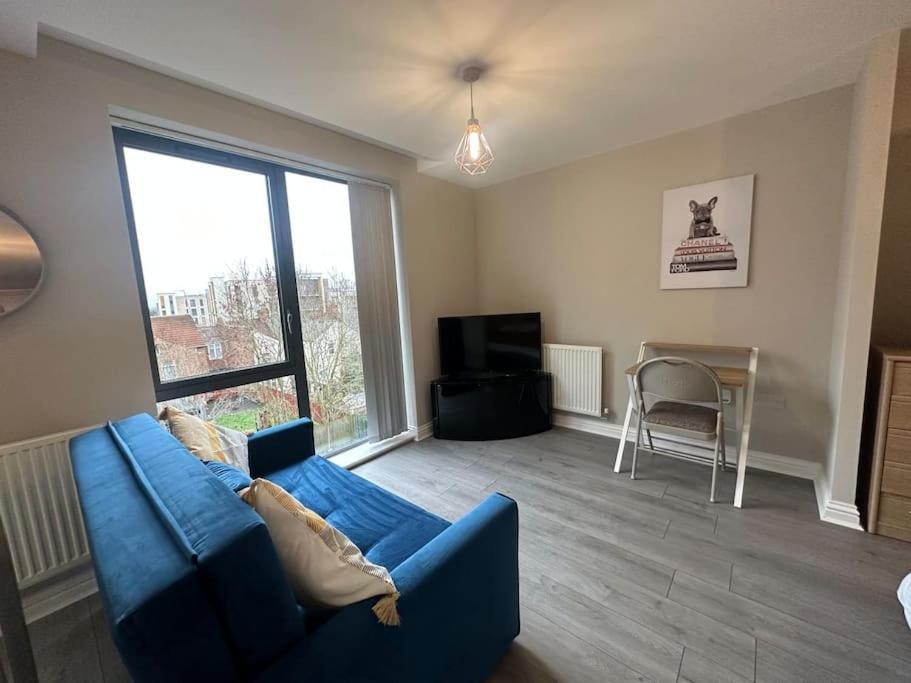 Cute Apartment Next To Colindale Station Edgware Ngoại thất bức ảnh